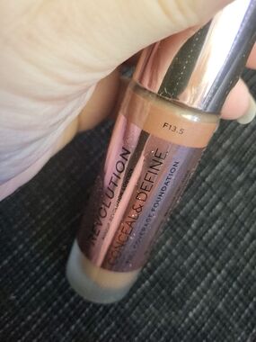 Revolution Conceal & Define Foundation F13.5
